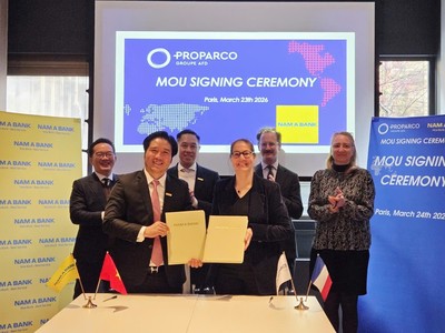Ông Trần Khải Hoàn – Thành viên HĐQT kiêm Quyền Tổng giám đốc Nam A Bank và Đại diện Lãnh đạo cấp cao Proparco ký kết Biên bản ghi nhớ hợp tác.