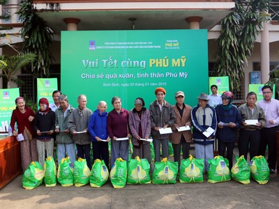 DPM tặng quà Tết cho gần 10 ngàn hộ gia đình khó khăn