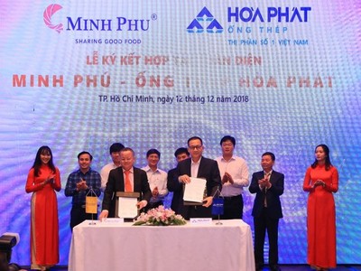 Hòa Phát  cung cấp ống thép cho “Vua tôm” Minh Phú đầu tư hồ nuôi nổi