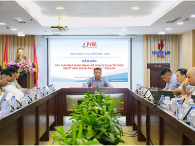 Ông Đoàn Văn Nhuộm, Tổng Giám đốc PVOIL chủ trì cuộc họp