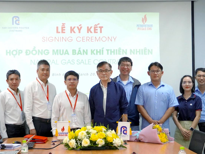 Đại diện PV GAS CNG và FEPV tại buổi ký kết Hợp đồng mua bán khí thiên nhiên