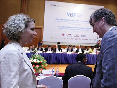 Chính phủ và doanh nghiệp tiếp tục đối thoại chính sách