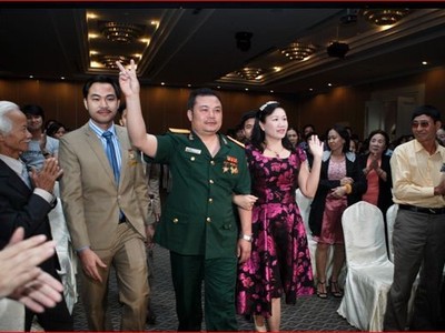 Bị can Lê Xuân Giang (mặc quân phục) tại một cuộc hội thảo của Liên kết Việt