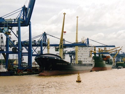 Xuất siêu 1 tỷ USD, đừng vội mừng