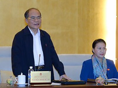 Chủ tịch Quốc hội Nguyễn Sinh Hùng