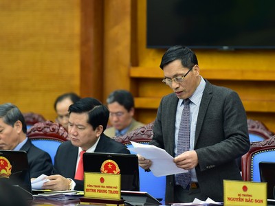 Phó Tổng Thanh tra Chính phủ Ngô Văn Khánh báo cáo công tác thanh tra, giải quyết khiếu nại, tố cáo. Ảnh: VGP/Nhật Bắc