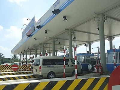 Chủ tịch Hiệp hội Vận tải ô tô Việt Nam cho rằng kiến nghị Nhà nước nên xem xét lại giá phí đường BOT, cự ly các trạm BOT .