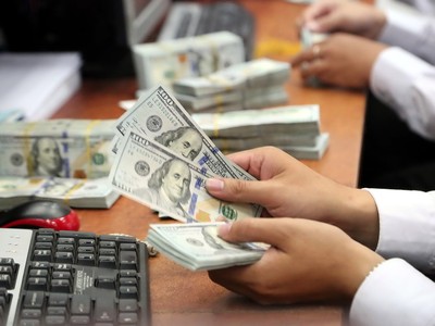 Tỷ giá trung tâm ngày 11/5 tăng 6 đồng/USD, vàng tăng nhẹ trở lại