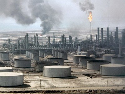 Một nhà máy lọc dầu của Saudi Arabia. (Nguồn: cnbc.com)