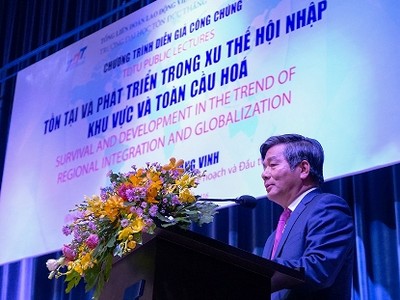 Đại học Tôn Đức Thắng là trường đầu tiên ông Vinh làm diễn giả sau khi thôi chức Bộ trưởng Bộ KH&ĐT