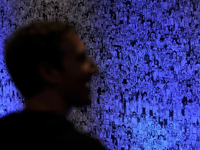 Mạng xã hội của Mark đang theo dõi người dùng để phục vụ cho quảng cáo? Ảnh: IBTimes.