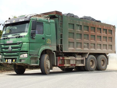 Vẫn còn nhiều vi phạm về tải trọng và kích thước thùng hàng.
(Ảnh minh họa)