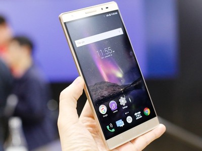 Phab 2 Plus có giá 299 USD, là phiên bản nâng cấp từ mẫu Phab Plus màn hình 6,8 inch đang được Lenovo bán ra trên thị trường. 