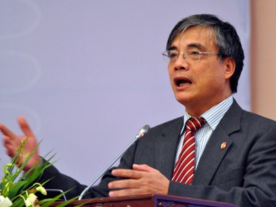 Tiến sĩ Trần Đình Thiên cho rằng mấu chốt không nằm ở vay dài để giãn nợ mà cần cấu trúc lại chi tiêu.