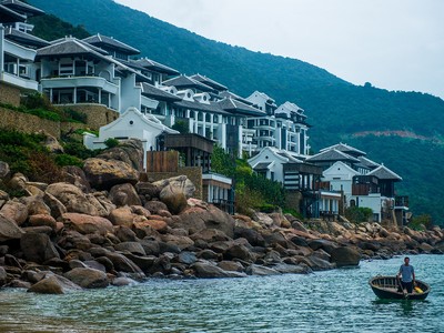 InterContinental Danang Sun Peninsula Resort được vinh danh là khách sạn 5 sao hàng đầu Việt Nam