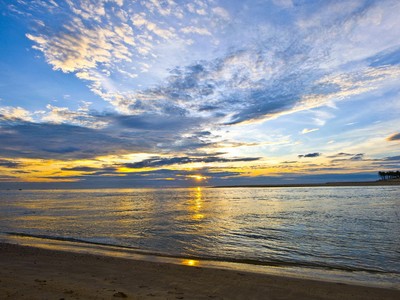 Du lịch Quảng Bình không thể bỏ qua bãi biển Nhật Lệ. Ảnh: Internet