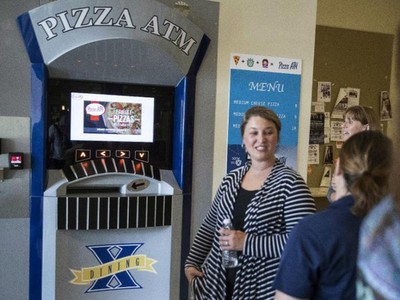 Độc đáo máy rút… bánh Pizza tự động