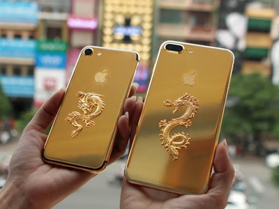 Bộ đôi iPhone 7 rồng vàng giá gần trăm triệu đồng