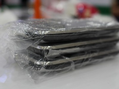 iPhone 3GS được nhập về trong tình trạng còn mới, không hộp, không phụ kiện và chưa được kích hoạt.