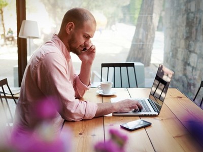 Chỉ cần các ứng dụng công nghệ hiện đại, laptop, máy tính bảng là đủ để vận hành doanh nghiệp từ bất cứ không gian, thời gian nào.