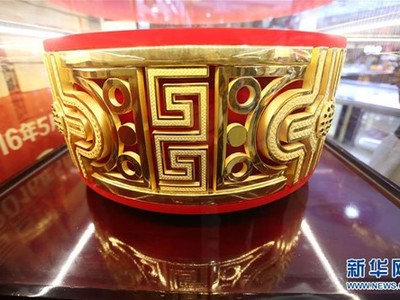 Cận cảnh nhẫn vàng lớn nhất thế giới nặng 82kg, giá hơn 100 tỷ đồng