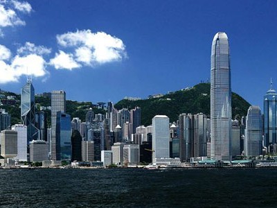 Hong Kong lập kỷ lục mới về giá thuê văn phòng cao cấp, đạt 302 USD mỗi m2 một năm, tăng 13% trong 2016, dẫn đầu những thành phố có giá văn phòng đắt nhất toàn cầu. Ảnh: Arabian Business