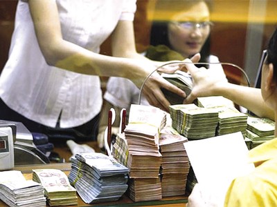 Với những nhà đầu tư nhỏ lẻ đầu tư từ vài nghìn cho tới chục nghìn cổ phiếu, mức cổ tức bằng tiền mặt nhận được có thể từ vài triệu đến vài trăm triệu đồng.