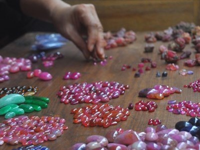 Chợ đá quý lớn nhất miền Bắc náo nhiệt dịp Tết