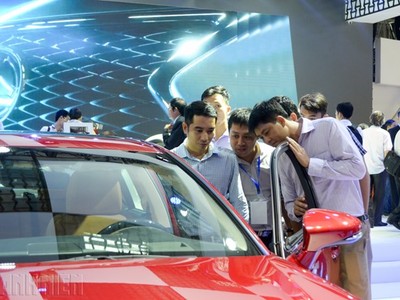 Các hãng ôtô đua nhau khuyến mãi sâu dịp Tết