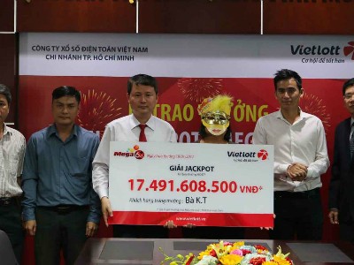 Người phụ nữ ở Tây Ninh nhận giải thưởng hơn 17 tỷ đồng.