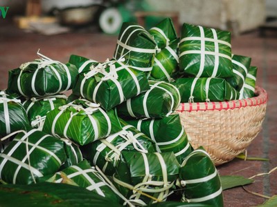 Làm bánh chưng ở Làng Bạc