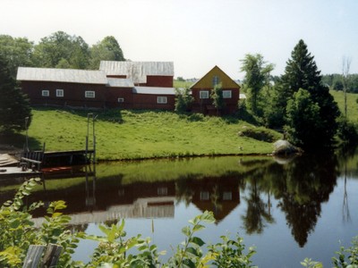 Canada rao bán ngôi làng đẹp như tranh giá 2,8 triệu đôla