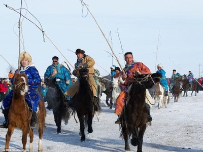 Cuộc đua lạc đà kỳ thú của người Mông Cổ