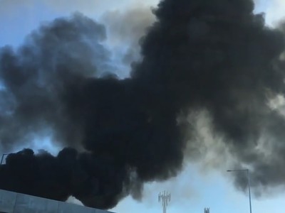 Máy bay lao xuống trung tâm mua sắm ở Australia