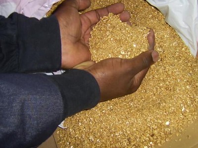 Sáng 3/3, vàng giảm gần 100.000 đồng lượng, giá USD tăng lên sát 22.900 đồng/USD