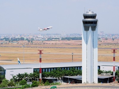 Chủ tịch HĐTV Tổng công ty Quản lý bay Việt Nam có thu nhập gần 1 tỷ đồng và những nhân sự chủ chốt khác cũng nhận khoảng 885 triệu đồng một năm.