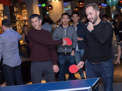 CEO Uber chơi bóng bàn cùng CEO Facebook