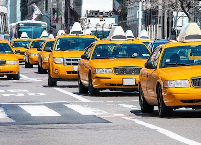 Taxi vàng ngược xuôi trên các nẻo đường New York. Ảnh: Deposit photo.