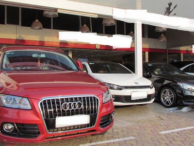 Kinh doanh xe cũ loại đang chật vật vì mức giá chung của thị trường xe hơi giảm, chỉ bộ phận xe giá thấp có doanh số tốt.