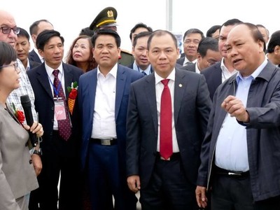 Thủ tướng khởi động dự án nông nghiệp công nghệ cao của Vineco, kêu gọi gói tín dụng 100.000 tỉ đồng đầu tư cho lĩnh vực này - Ảnh: Lê Kiên.