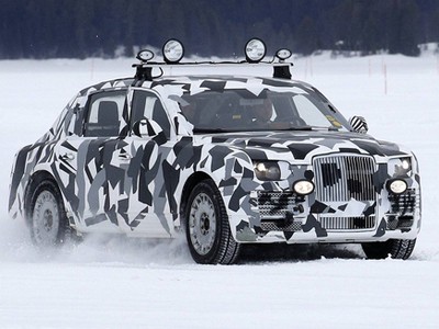 Nguyên mẫu dành cho tổng thống Nga chạy thử mẫu xe tại Thụy Điển.