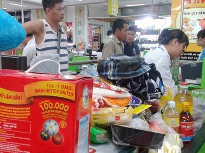 Chi phí sinh hoạt ở Hà Nội cao nhất cả nước. Ảnh: L.B