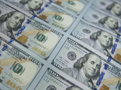 Sáng 3/4, giá vàng tiếp tục giảm, tỷ giá USD ổn định