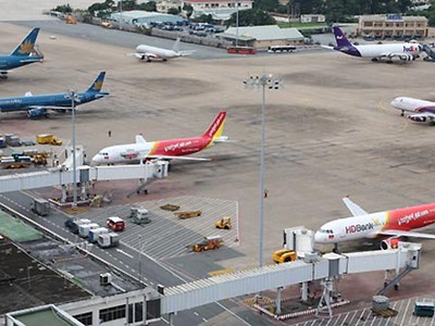 Đề xuất khung giá vé máy bay nội địa được các hãng hàng không đưa ra đang gây nhiều ý kiến trái chiều.