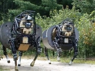 Chú chó robot khổng lồ của quân đội Mỹ