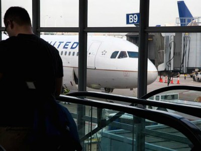 Một chiếc máy bay của hãng United Airlines. Ảnh: CNBC