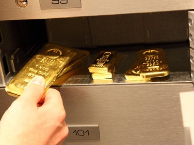 Sáng 27/4, giá vàng thế giới phục hồi, vàng trong nước lặng sóng