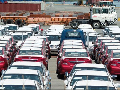 Giá ôtô con nhập về Việt Nam bất ngờ tăng hơn gấp 2 lần