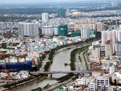 Chính phủ sẽ ưu tiên ngân sách để TP HCM phát triển kinh tế - xã hội. Ảnh: Hữu Công.