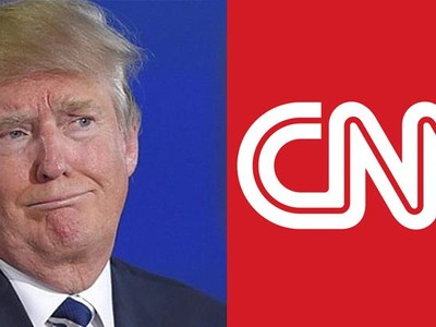 Donald Trump nhiều lần gọi CNN là "kênh tin giả" và "kẻ thù của người dân".